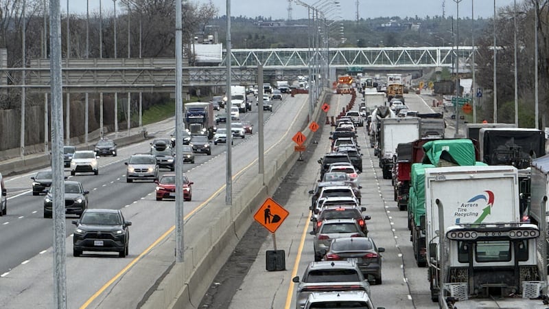 Lane closures, and accompanying traffic woes, on Hwy. 417 at Pinecrest due to LRT work: City