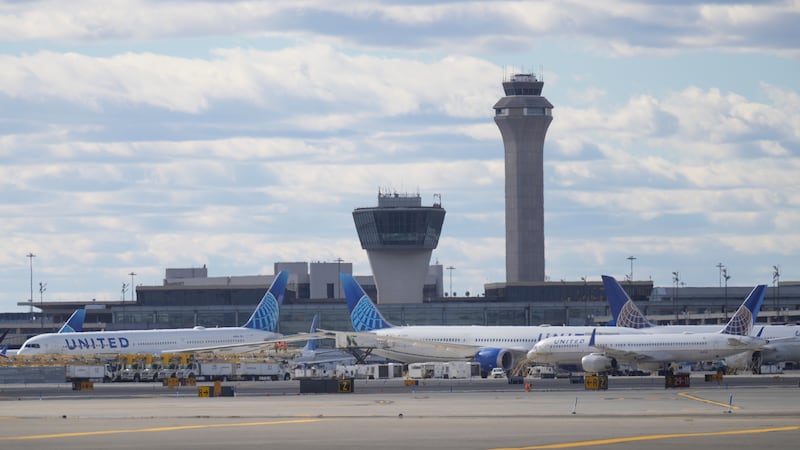 United flight landing in Newark strikes light pole on New Jersey Turnpike, FAA says