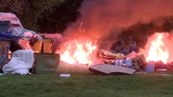 Crews respond to 2 fires within an hour at homeless encampment in Hochelaga