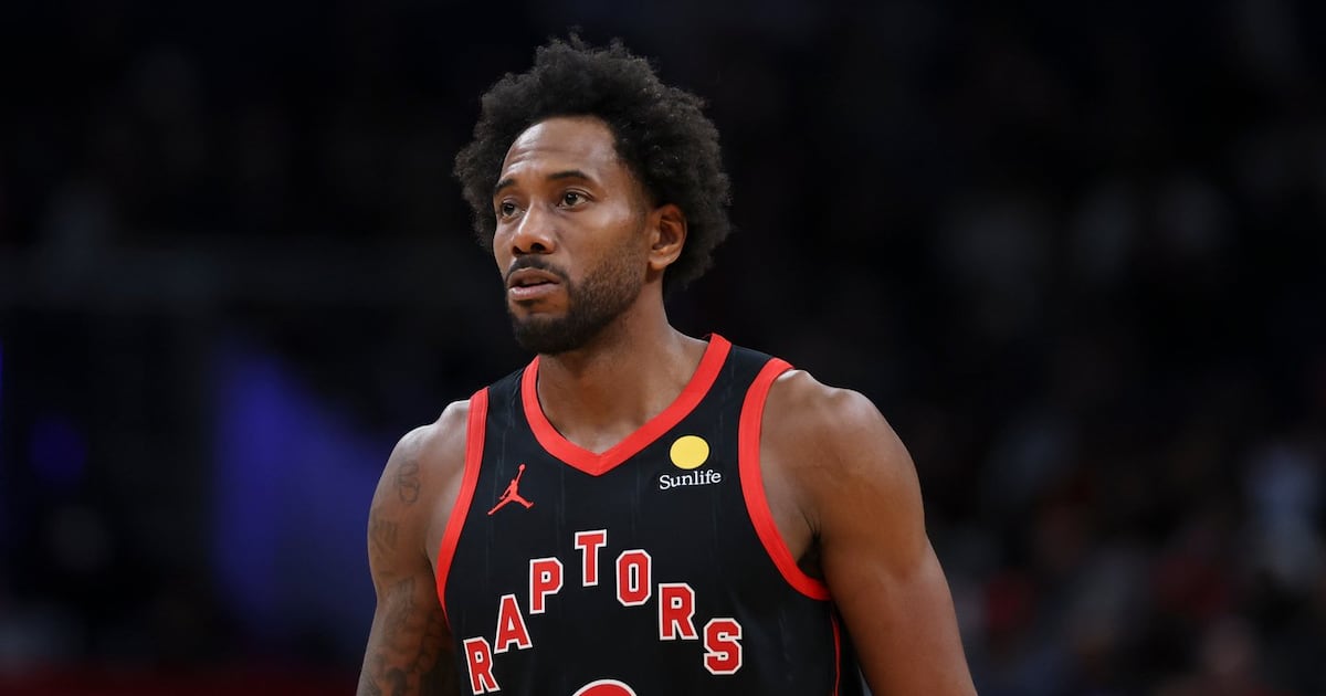 Kawhi Leonard's Out for at Least a Week with Left Knee Swelling: A Blow to the Toronto Raptors