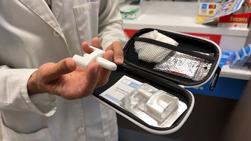 Montreal paramedics work to help people at risk of opioid overdose with new project