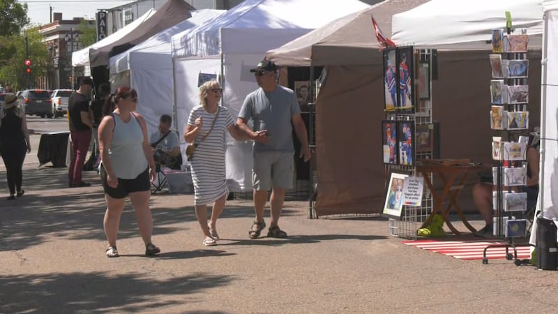 480 artists to descend on Whyte Avenue for annual Art Walk