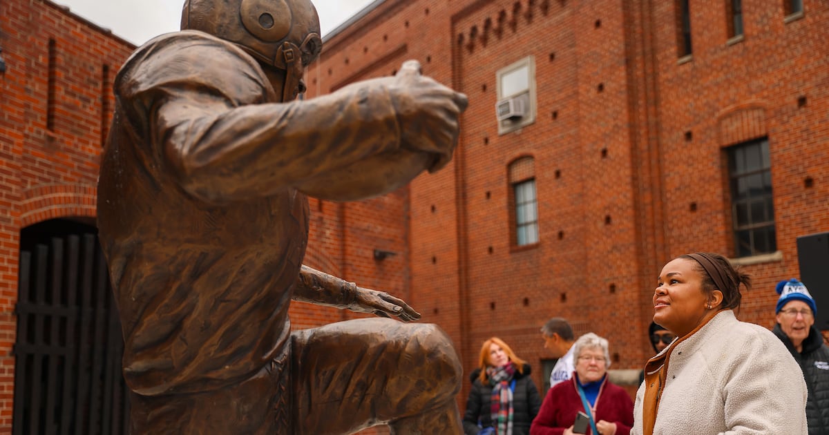 Edmonton football legend honoured with statue at U.S. university 75 years after infamous on-field attack