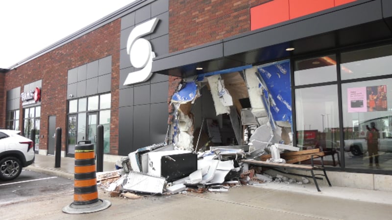 Suspects use front-end loader in attempted Kitchener ATM theft