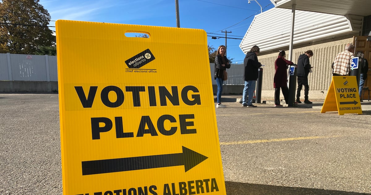 What would happen to the border city of Lloydminster if Alberta separates?