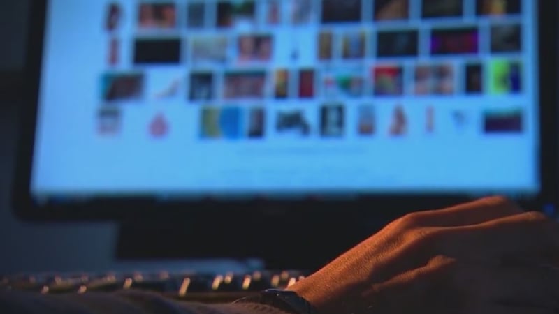 Man who viewed child abuse images in B.C. café sentenced to jail