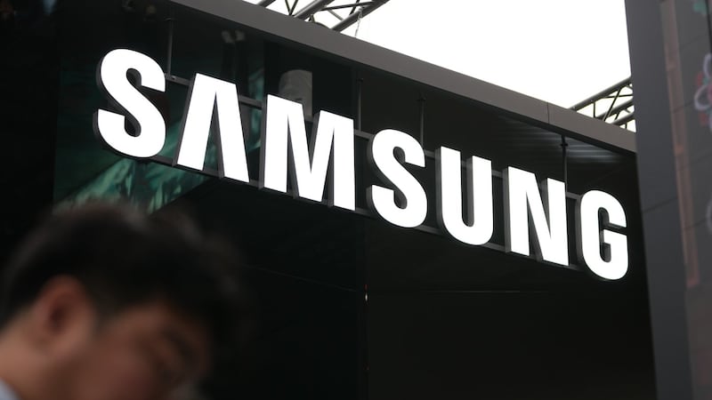 Samsung Electronics considers building chip packaging plant, Economic Daily says