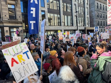 Thousands gather outside Nova Scotia Province House protesting proposed cuts to the arts, culture and tourism sectors. (CTV/Jesse Thomas)