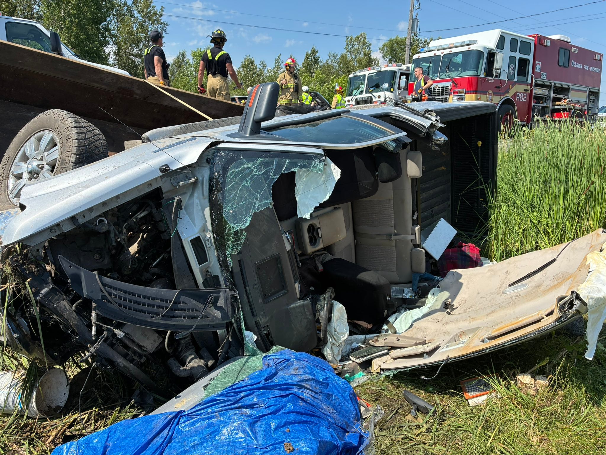 3 seriously injured, 1 airlifted to hospital in rural west Ottawa crash