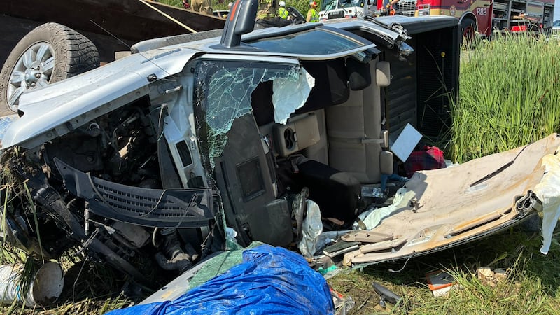 3 seriously injured, 1 airlifted to hospital in rural west Ottawa crash