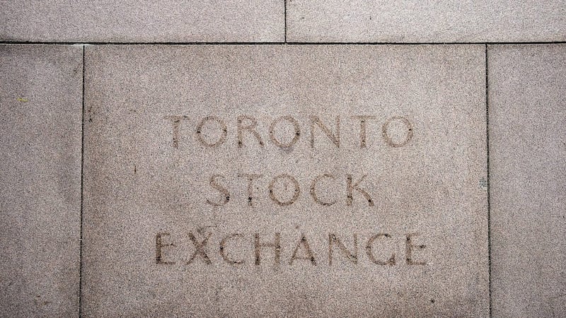 S&P/TSX composite finishes in negative territory, U.S. markets see mixed results