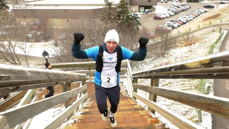 Hundreds of Calgarians climb steps at McHugh Bluffs to help end homelessness