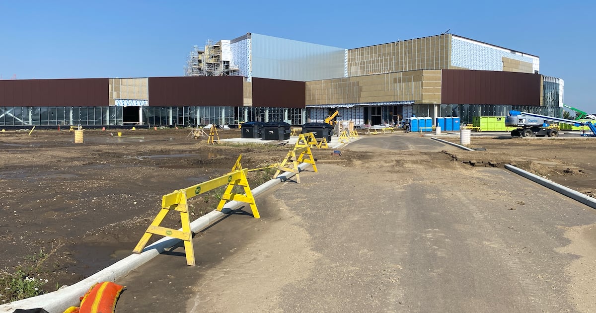 Under-construction west Edmonton rec centre will incorporate city's largest universal change room