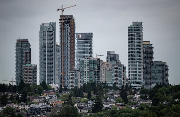 Man charged after holding knife to traffic control flagger’s throat in Burnaby, police say