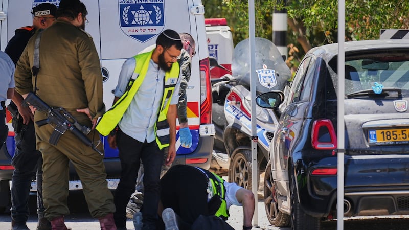 Arab attacker opens fire in central Israel, killing 1 and wounding 5