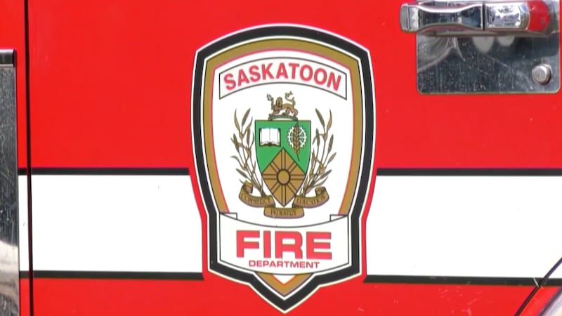Saskatoon fire crews battle early morning home blaze