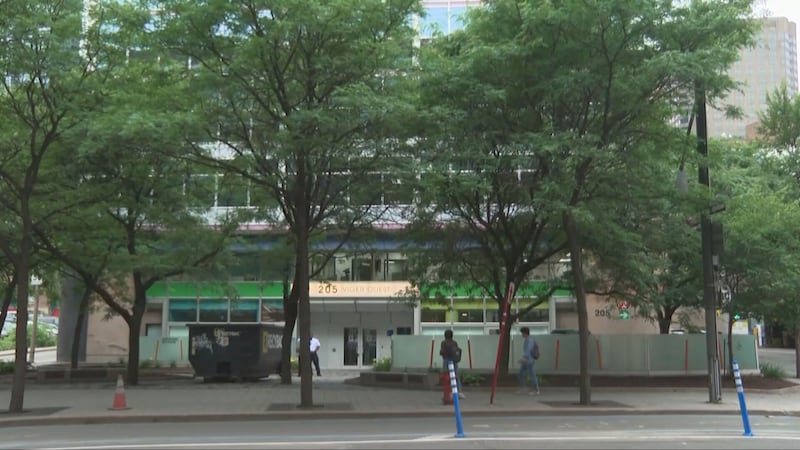 Nearly 900 international students in limbo after Quebec colleges lose operating permits