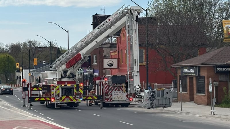 5 people displaced after Sunday morning structure fire
