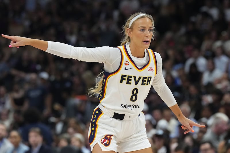 Fever vs. Tempo: Sophie Cunningham draws boos in Toronto