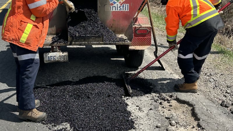 Innisfil takes a crack at 900 potholes in community‑wide blitz