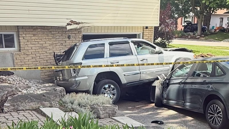 Man charged with careless driving in Waterloo crash