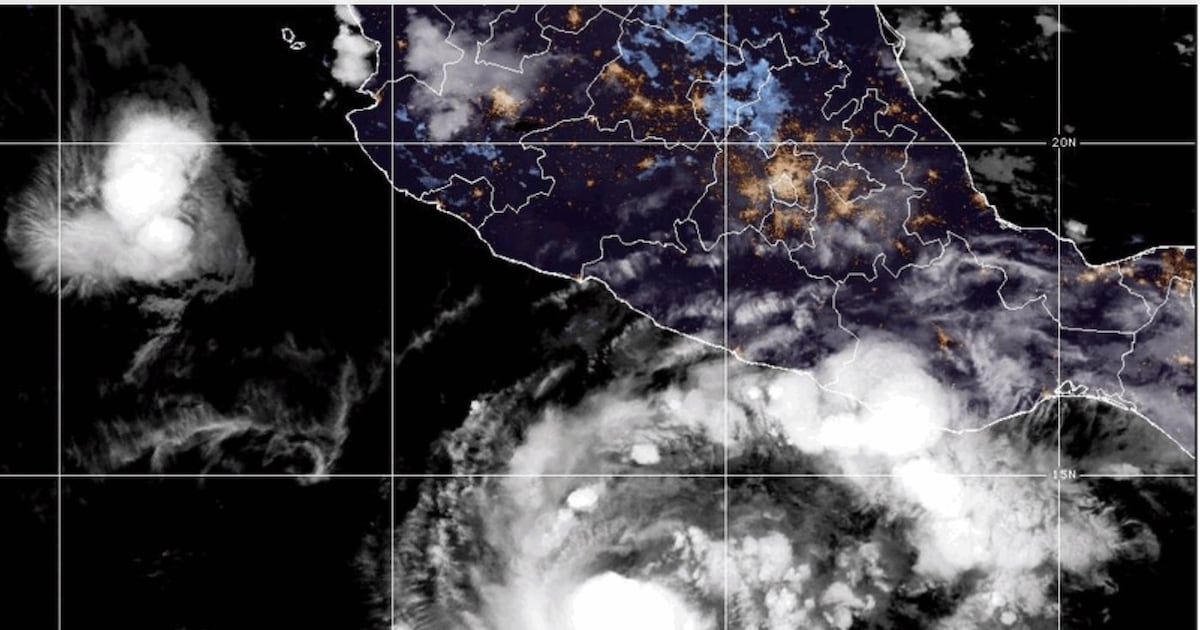 Hurricane Trudy lashes Mexico’s Pacific coast with heavy rain and strong ...