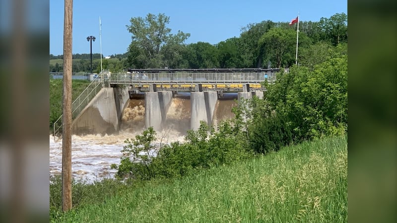 Minnedosa declares state of emergency amid rising water level