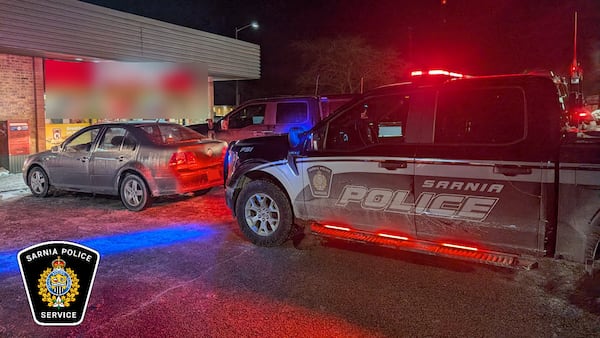 Pair arrested in Sarnia after allegedly stealing vehicle, credit cards