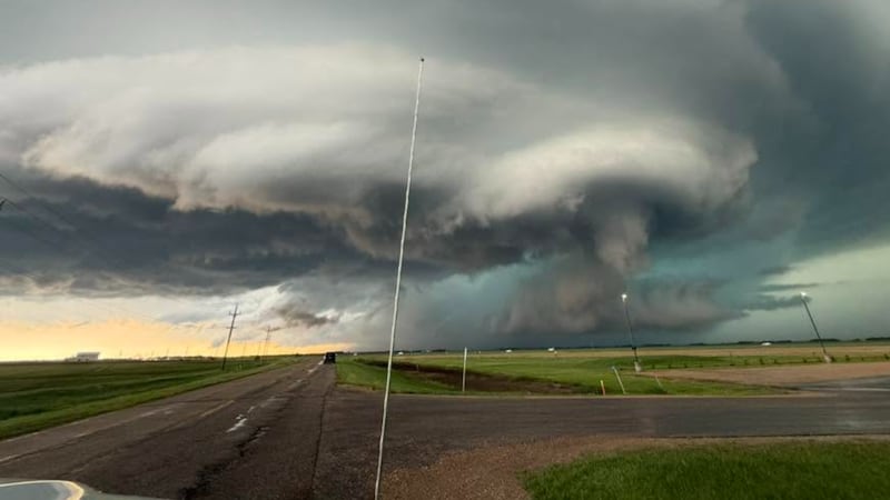Tornado warning issued for parts of Manitoba: ECCC