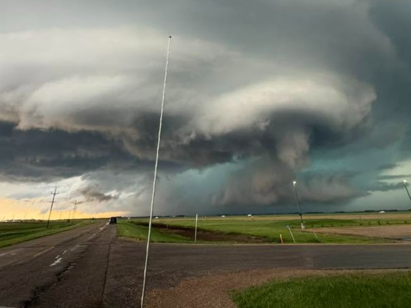 Tornado warning issued for parts of Manitoba