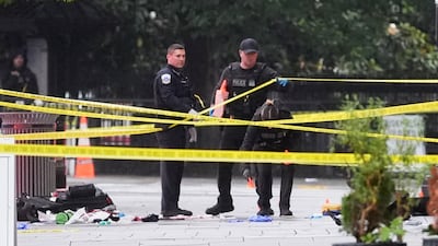 Suspect dead after approaching White House checkpoint with weapon, Secret Service says