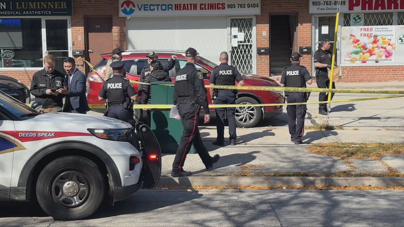 Man injured in Markham shooting; suspect outstanding