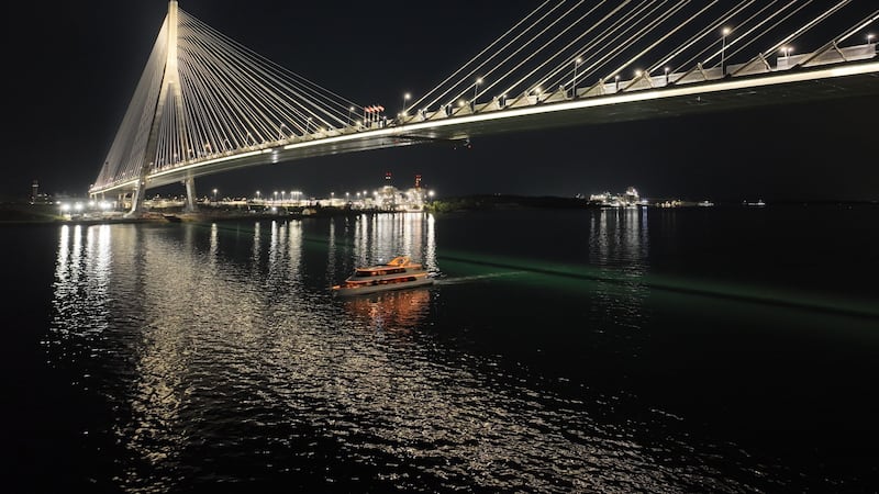 Gordie Howe International Bridge tests deck edge lights