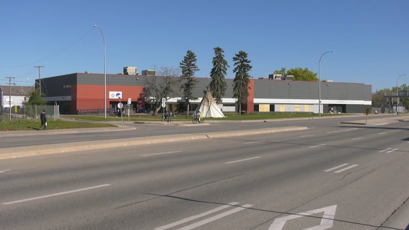 Former head psychiatrist challenges Manitoba law on extended detentions for intoxicated people