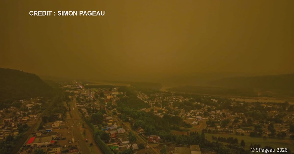 Hazy yellow skies cover parts of Quebec amid a severe thunderstorm watch