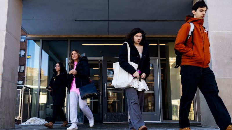 Should universities use a pass-fail system to support students’ mental health? Here’s what experts think