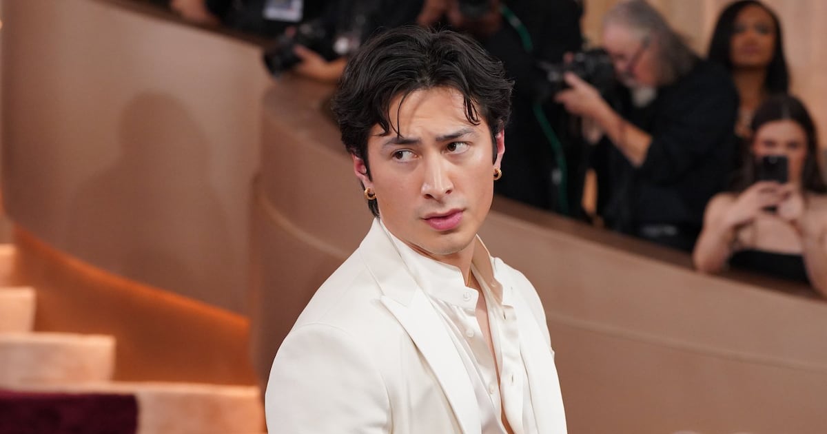 Hudson Williams, Star aus „Heated Rivalry“, für Baba-Yaga-Drama bei Crave ...