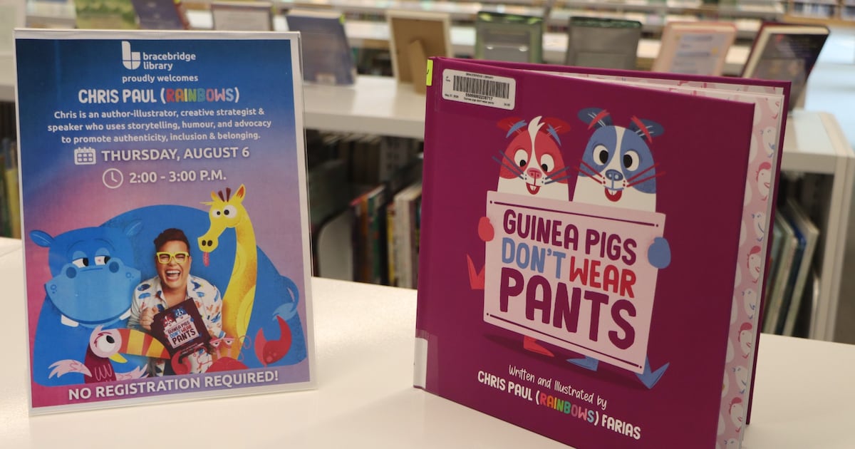 Chris Paul (Rainbows) visits Bracebridge library