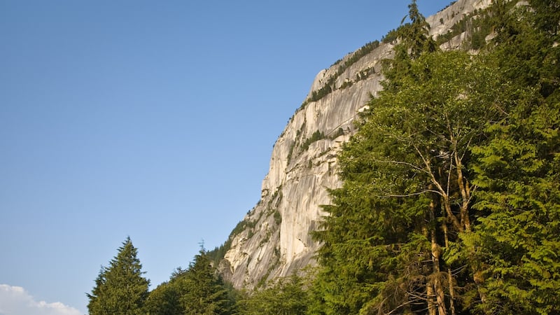 Rocks fall at the north end of Squamish’s Stawamus Chief