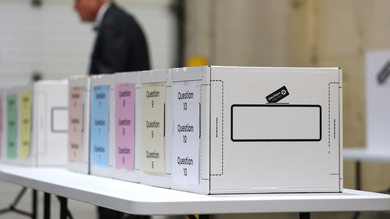 More than 300 advance polls open across Alberta in historic referendum