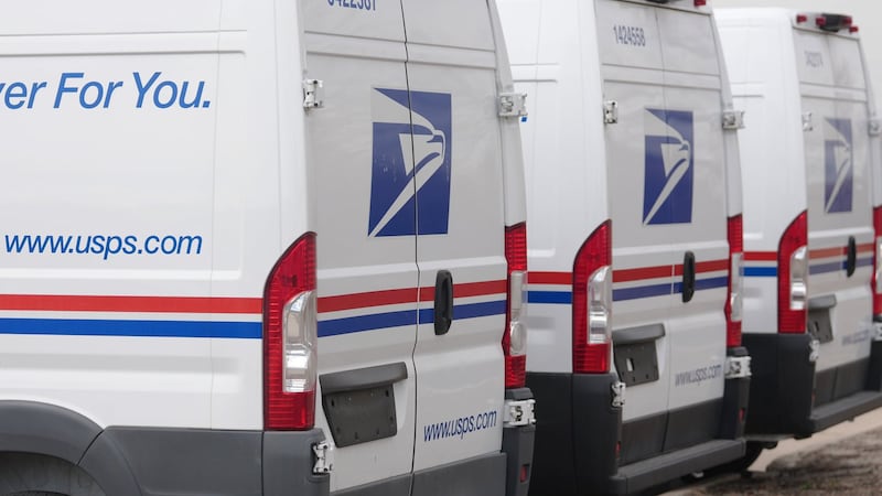 U.S. Postal Service considers allowing people to ship handguns through the mail
