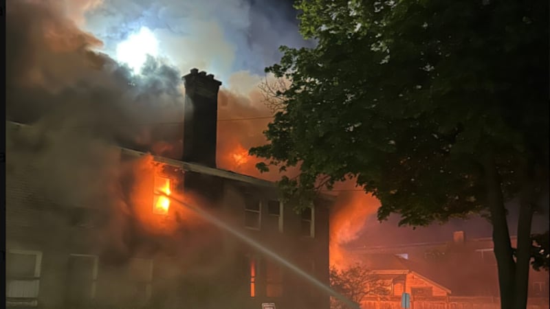 ‘Heavy smoke throughout the neighbourhood’: Fire crews save former church after blaze near downtown London