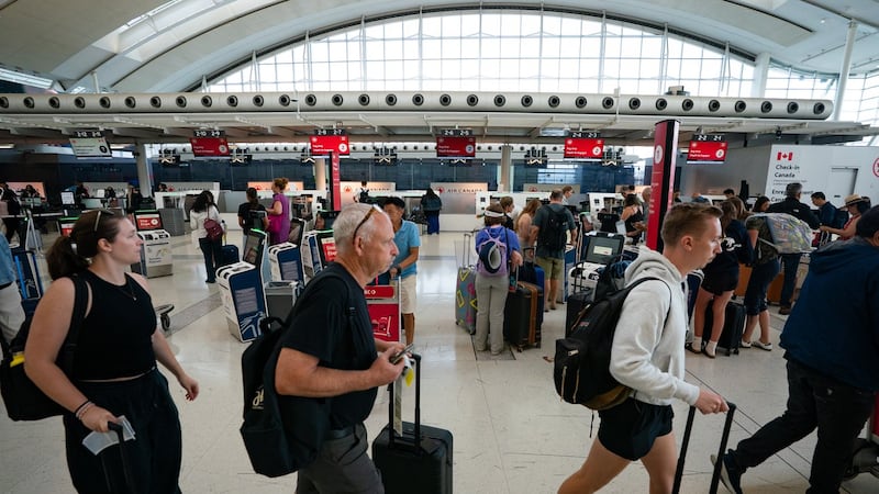 Doctors urge caution, not fear, as Canada rolls out Ebola screening