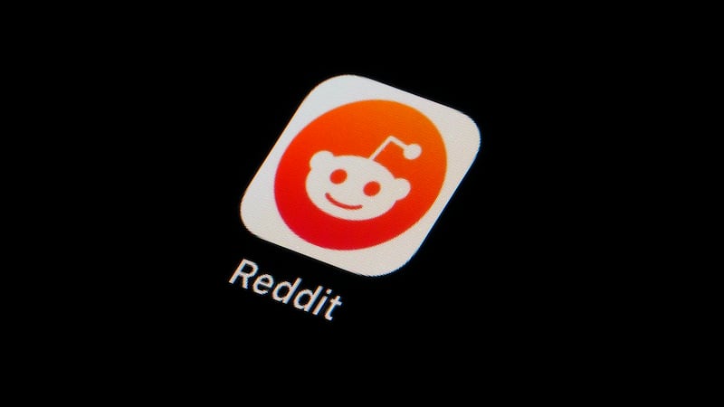 B.C. teacher suspended for posting nude, sexual photos on Reddit