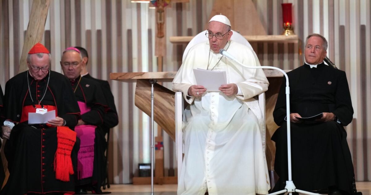 Pope Marks New Year As Vatican Prepares To Mourn Benedict pope-marks-new-year-as-vatican-prepares-to-mourn-benedict