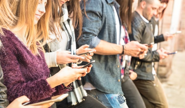 Ontario weighs banning cellphones in schools. Could adults also benefit from a detox?