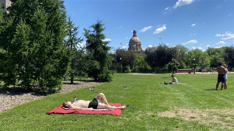 ‘Don’t do it’: Edmonton health officials warn against this social media trend