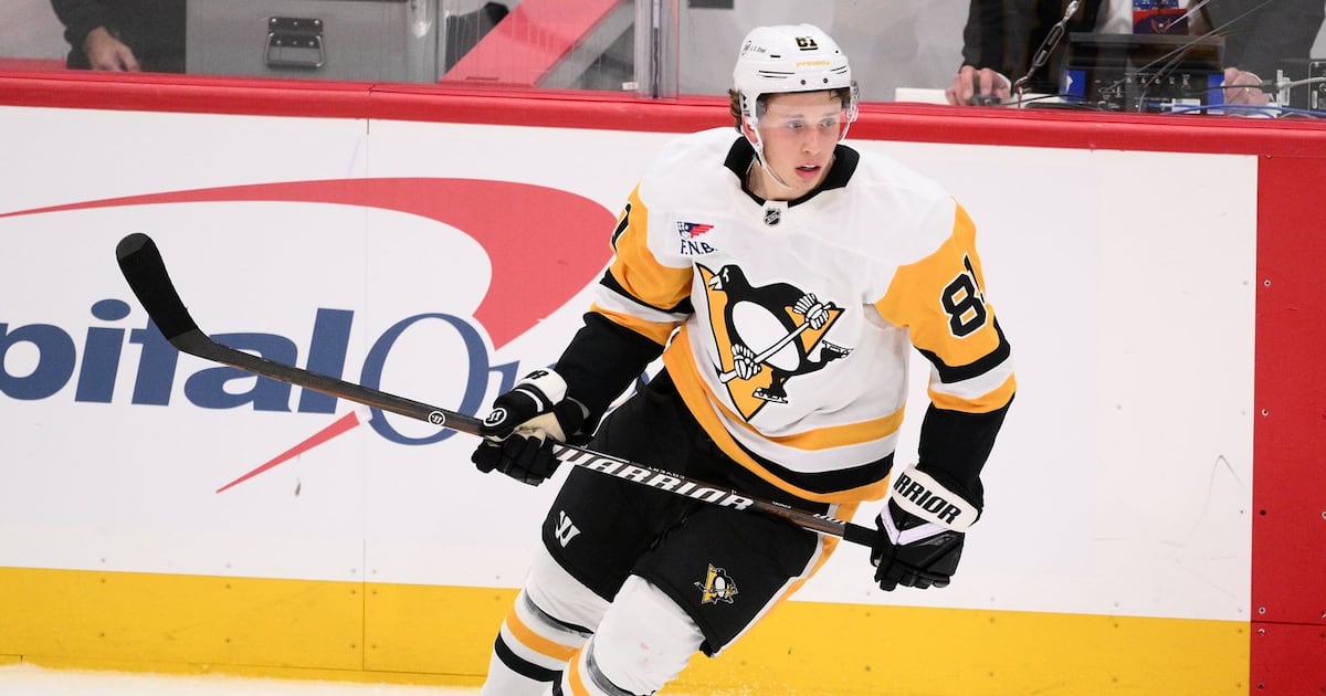Penguins forward Ben Kindel back in Pittsburgh after collapsing on team ...