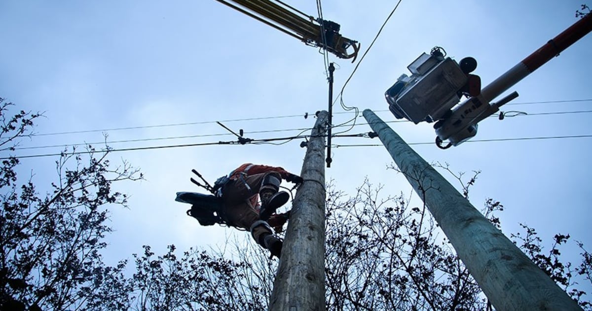 Storm knocks out power to more than 100,000 on B.C.’s South Coast