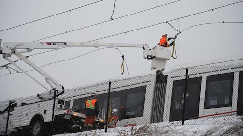 Feds working with City of Ottawa to ease public service transit woes: memo